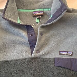 Patagonia Green and Navy Fleece Pullover